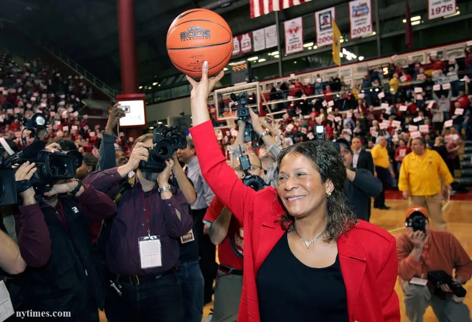 HOF Coach Stringer Announces Retirement